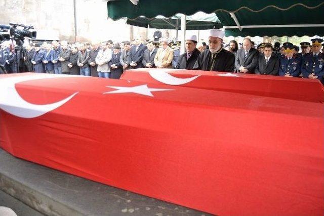 Trafik Kazasında Şehit Olan İki Polis Memuru Son Yolculuklarına Uğurlandı