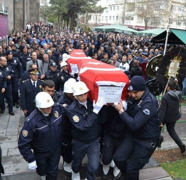 Trafik Kazasında Şehit Olan İki Polis Memuru Son Yolculuklarına Uğurlandı