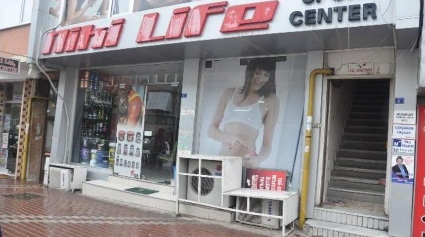Spor Salonuna Hırsız Girdi