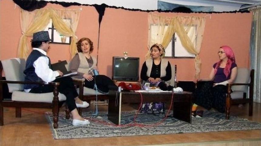 Cezaevinde Kadınlar G&uuml;n&uuml; Kutlaması