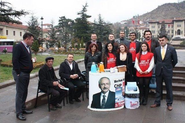 Yıldırım, Vatandaşlara Çay İkramında Bulundu