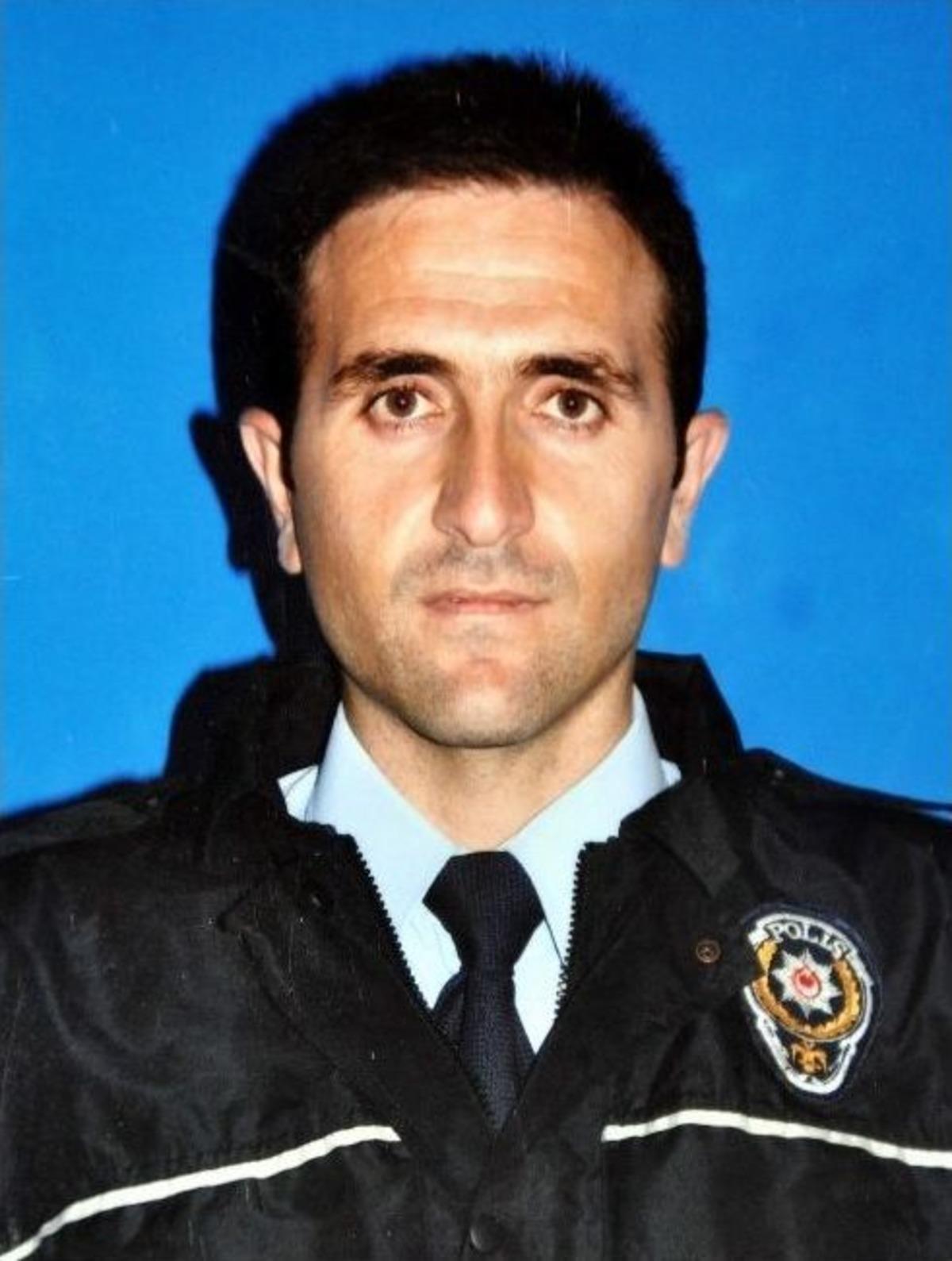 Şehit Polis Memuru G&ouml;zyaşları İ&ccedil;inde Son Yolculuğuna Uğurlandı