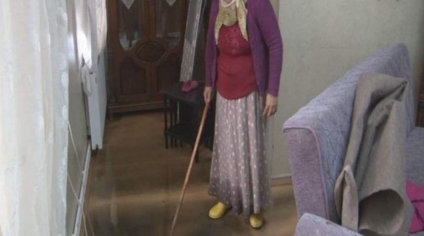 Gaziantep'te Sağanak Yağmur Vatandaşlara Zor Anlar Yaşattı