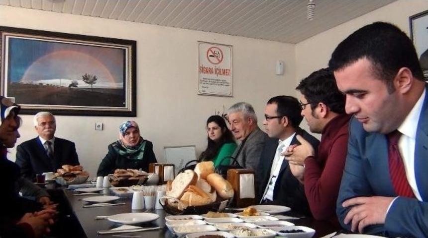 Bdp Erciş Belediye Eş Başkan Adayları Hukuk&ccedil;ularla Bir Araya Geldi