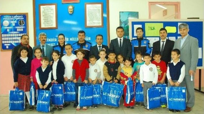 Toplum Destekli Polis&rsquo;ten &Ouml;ğrencilere Kıyafet Yardımı