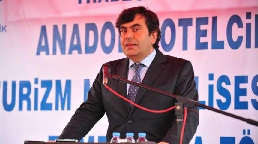 Vakfıkebir Turizm Otelcilik Ve Meslek Lisesi İnşaatının Temel Atma T&ouml;reni Yapıldı