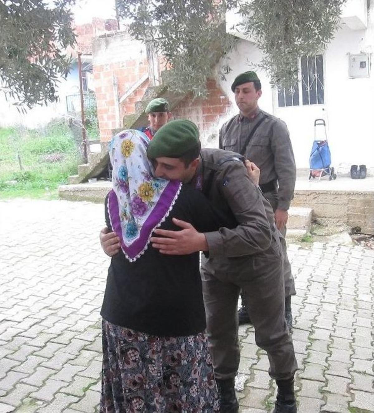 Mehmet&ccedil;ik, Şehit Annesini Unutmadı