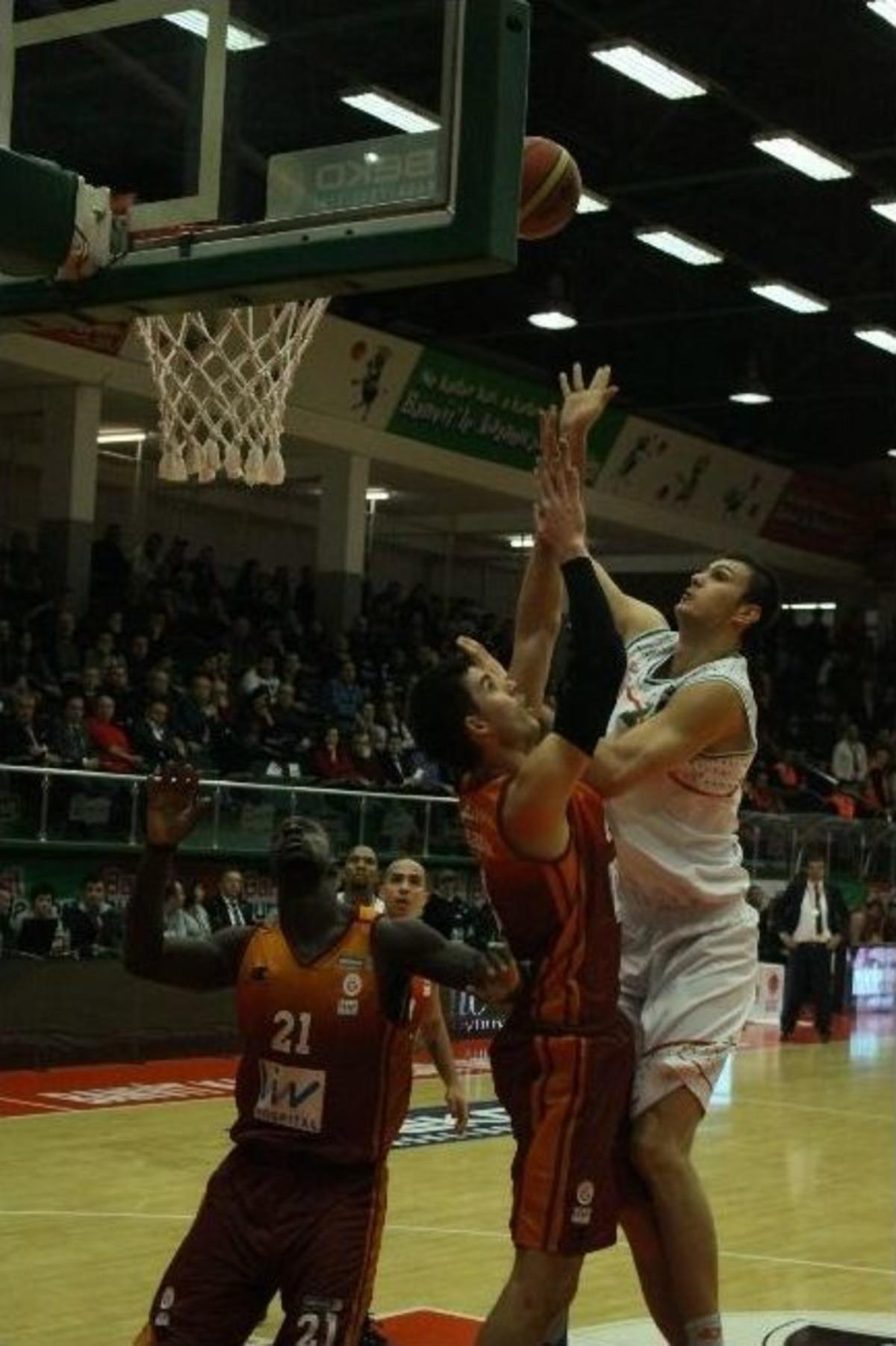 Banvit İlk Yarıyı &Ouml;nde Kapattı