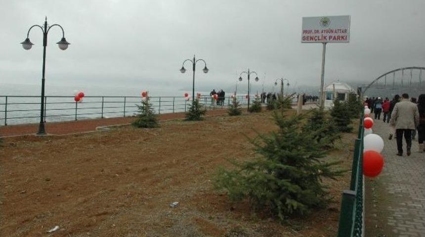 Rekt&ouml;r Ayg&uuml;n Attar Adına &ldquo;gen&ccedil;lik Parkı&rdquo; A&ccedil;ıldı