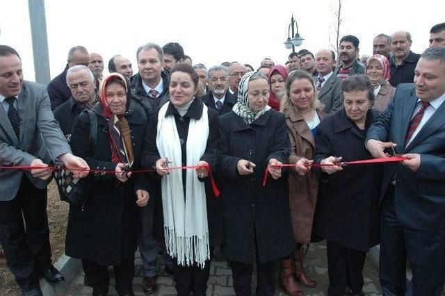 Rektör Aygün Attar Adına “gençlik Parkı” Açıldı