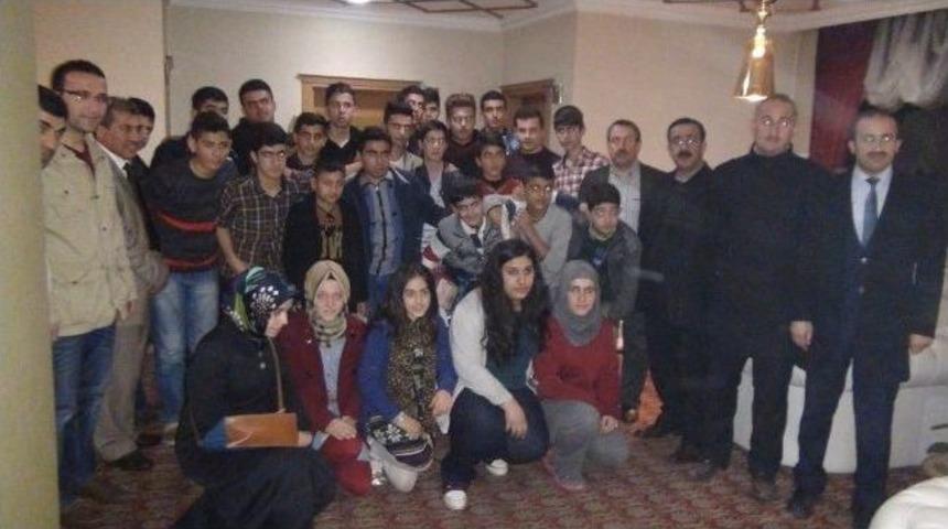 Iraklı &Ouml;ğrenciler Bitlis&rsquo;te Davul Zurnalarla Karşılandı