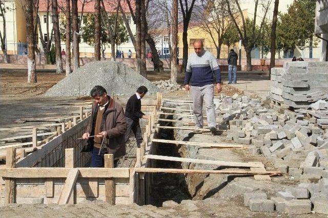 Barış Manço Parkı Yenileniyor