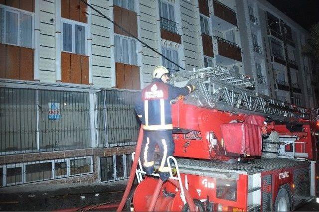 Esenyurt taki Yangın Paniğe Neden Oldu 1