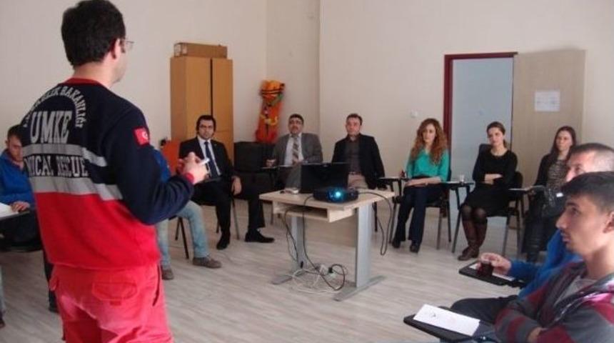 Temel İlk Yardım Uygulamaları Eğitimi D&uuml;zenlendi