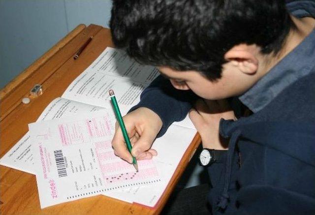 Umre &Ouml;d&uuml;ll&uuml; Meal Bilgi Yarışması Yapıldı 1