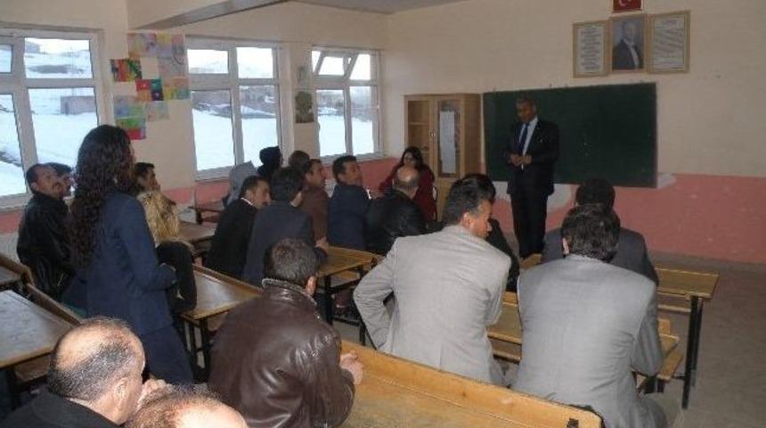 Ak Parti Van Milletvekili G&uuml;lşen Orhan&rsquo;ın Okulu Ziyareti