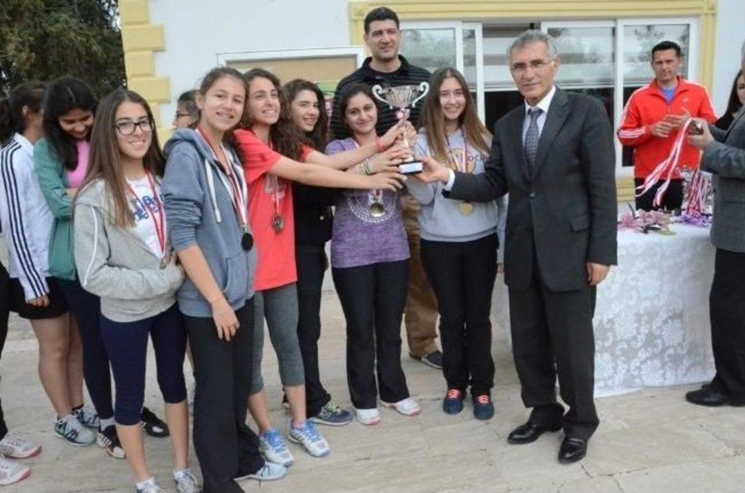 Tenis İl Birinciliği&rsquo;ne 15 Okuldan 90 Sporcu Katıldı