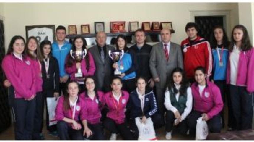 G&uuml;reşin Sultanları Hacıcaferoğlu&rsquo;nu Ziyaret Etti