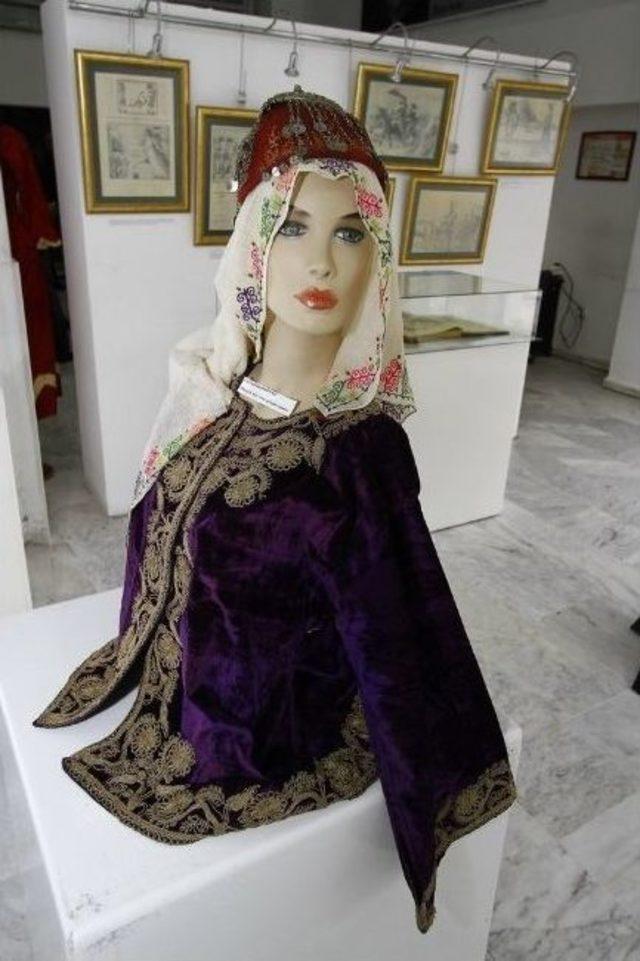 &lsquo;&ccedil;ağlar Boyu Kadın&rsquo; Sergisi Hayranlık Uyandırdı 1