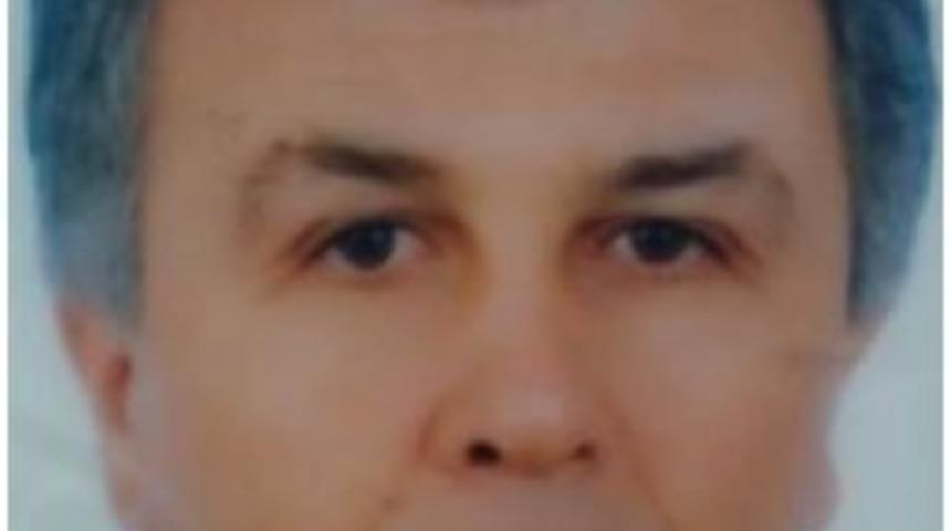 Emekli M&uuml;d&uuml;r Y&uuml;r&uuml;yerek Gittiği Hastanede &Ouml;ld&uuml;