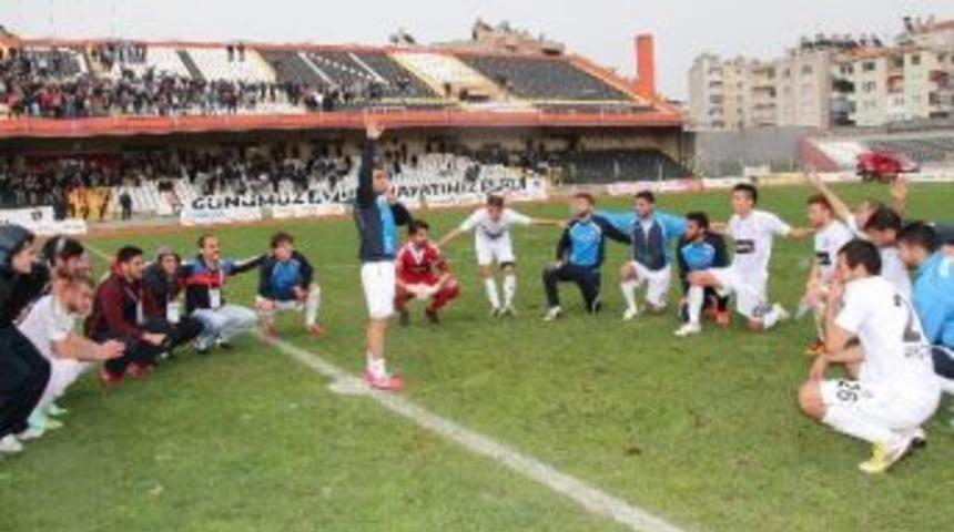 Ceviz, Oyuncularına Sahip &Ccedil;ıktı