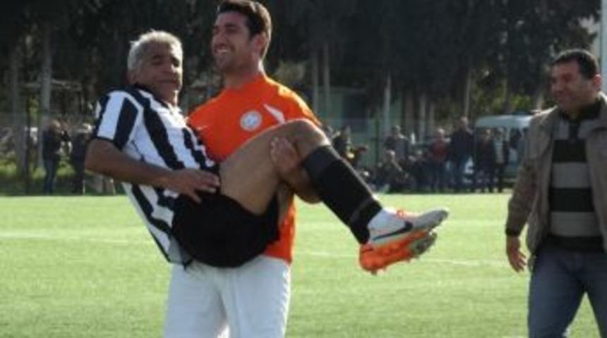 Yeşil Sahada Centilmenlik &Ouml;rneği