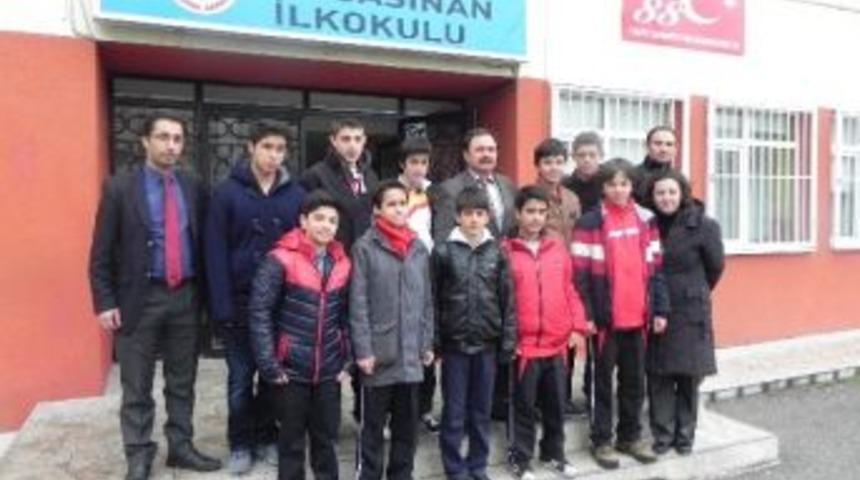 L&uuml;leburgaz Kocasinan İlkokulu'nun Futsal Takımı Kocaeli&rsquo;ne Gitti