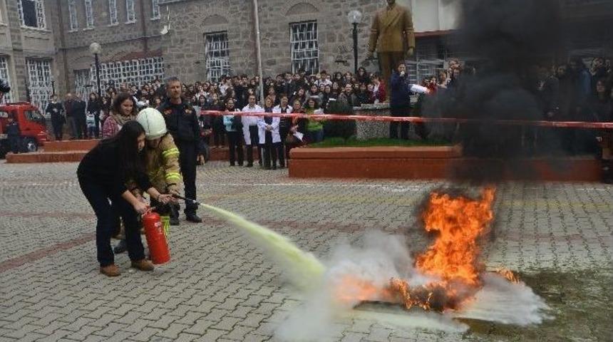 Kız Lisesinde Tatbikat Heyecanı