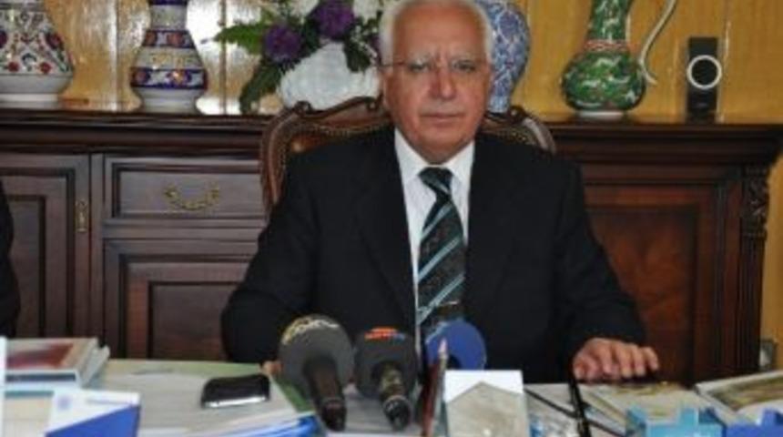 M&uuml;ft&uuml; &Ouml;zbuğday Umre Programlarını A&ccedil;ıkladı