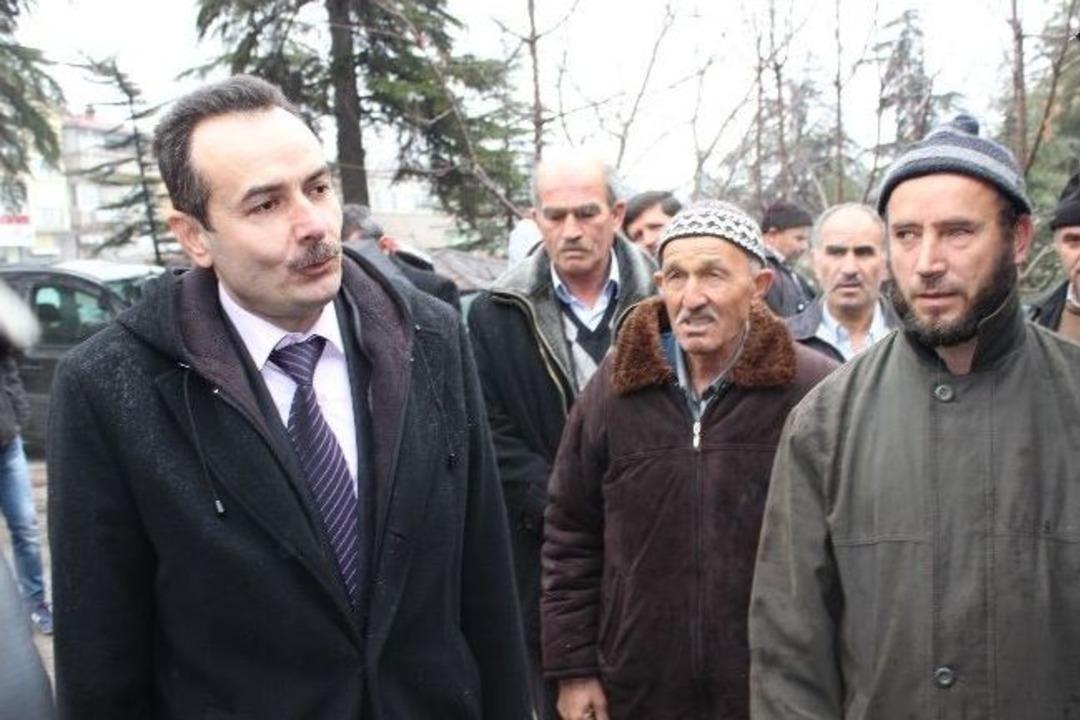 Tavşanlı'da 8 Bin 500 &ldquo;meyve Fidesi&rdquo; Toprakla Buluşuyor