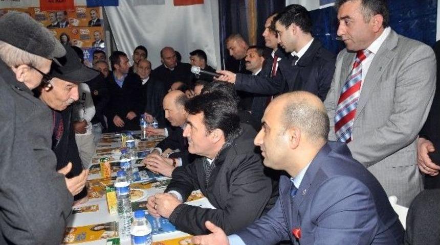 D&uuml;ndar&rsquo;dan Siyasi Parti Liderlerini Kıskandıracak A&ccedil;ılış