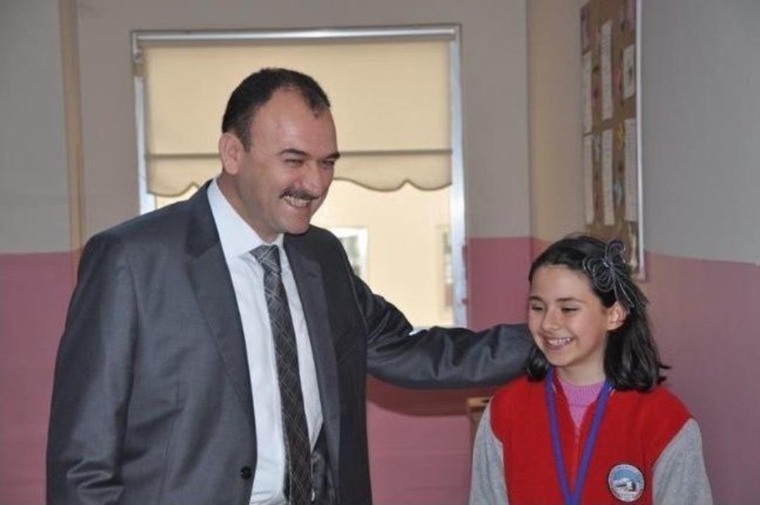 İl Milli Eğitim M&uuml;d&uuml;r&uuml; Bilal Yılmaz Melikgazi Belediyesi İlkokulu Tarafından Hazırlanan &ldquo;değer Sizsiniz&rdquo; Projesini İnceledi