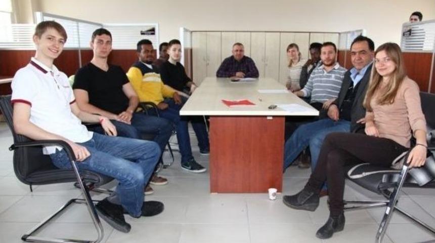 As&uuml;&rsquo;de Yabancı &Ouml;ğrencilerle Tanışma Kahvaltısı