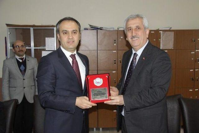 Yaşlılık Aylığı İle Okula &Ccedil;eşme Yaptırdı 2