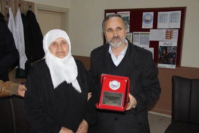 Yaşlılık Aylığı İle Okula &Ccedil;eşme Yaptırdı 3
