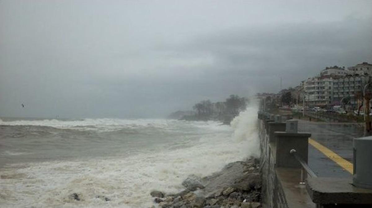 Karadeniz'de Şiddetli Fırtına