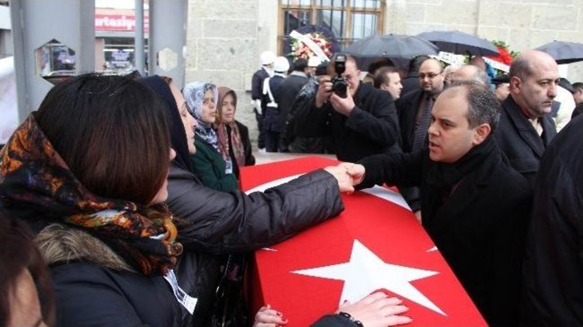 Eski Bakan H&uuml;seyin &Ouml;zalp Samsun'da Toprağa Verildi