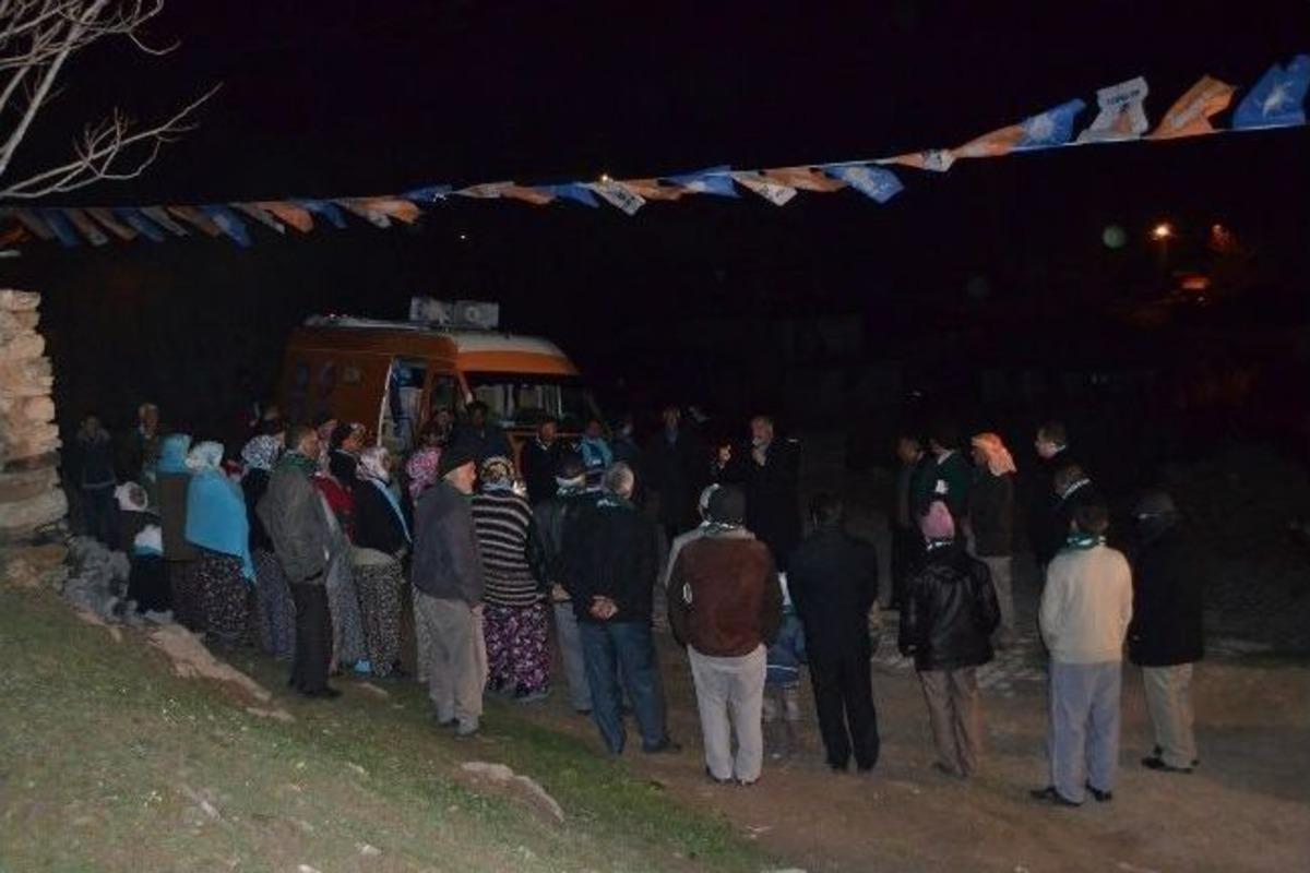 Kula'da Başkan Aşkın Mahalle Mahalle Geziyor