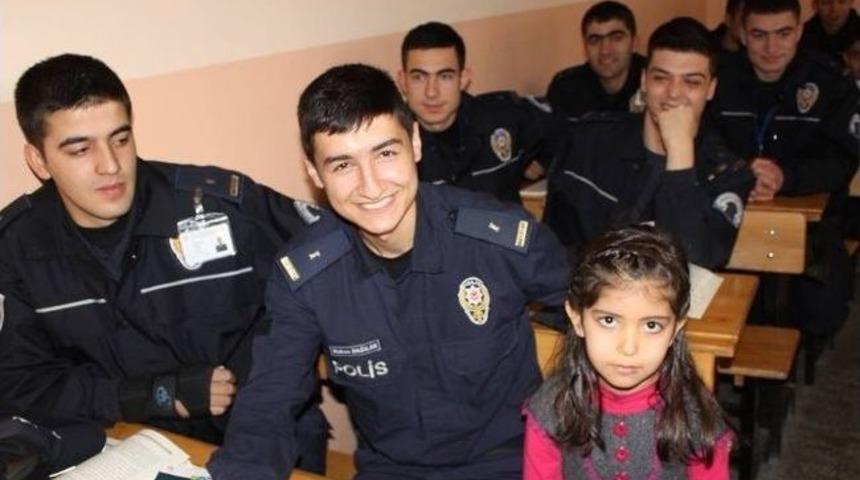 24 Kasım İlkokulu &Ouml;ğrencileri Polis Okulunu Ziyaret Etti