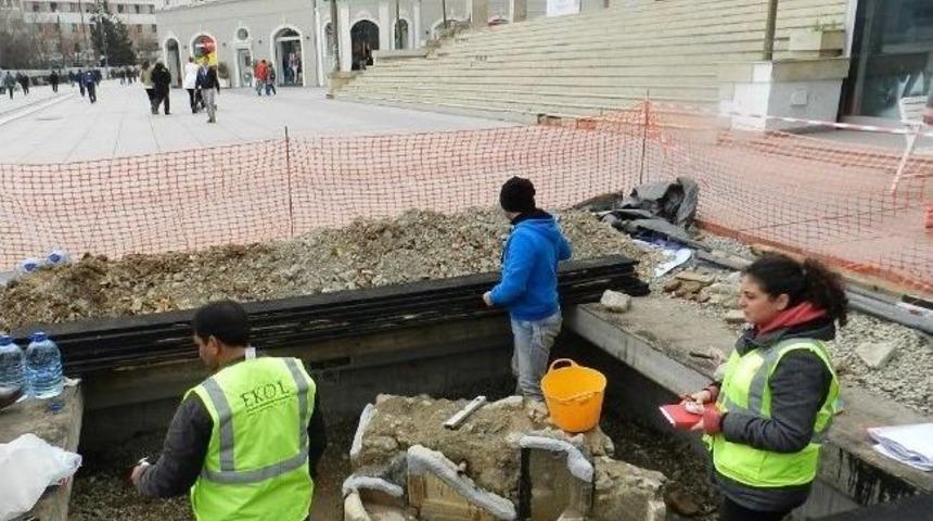Priştine'de Tarihi Loka&ccedil; &Ccedil;eşmesi&rsquo;nin Restorasyon &Ccedil;alışmaları Başladı