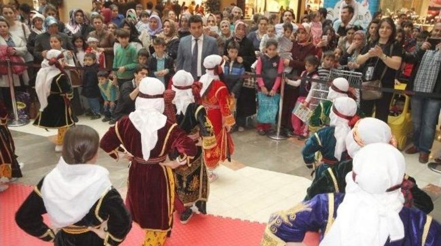 Şanlıurfa Piazza'da &ldquo;kadın&rdquo; Temalı Fotoğraf Sergisi
