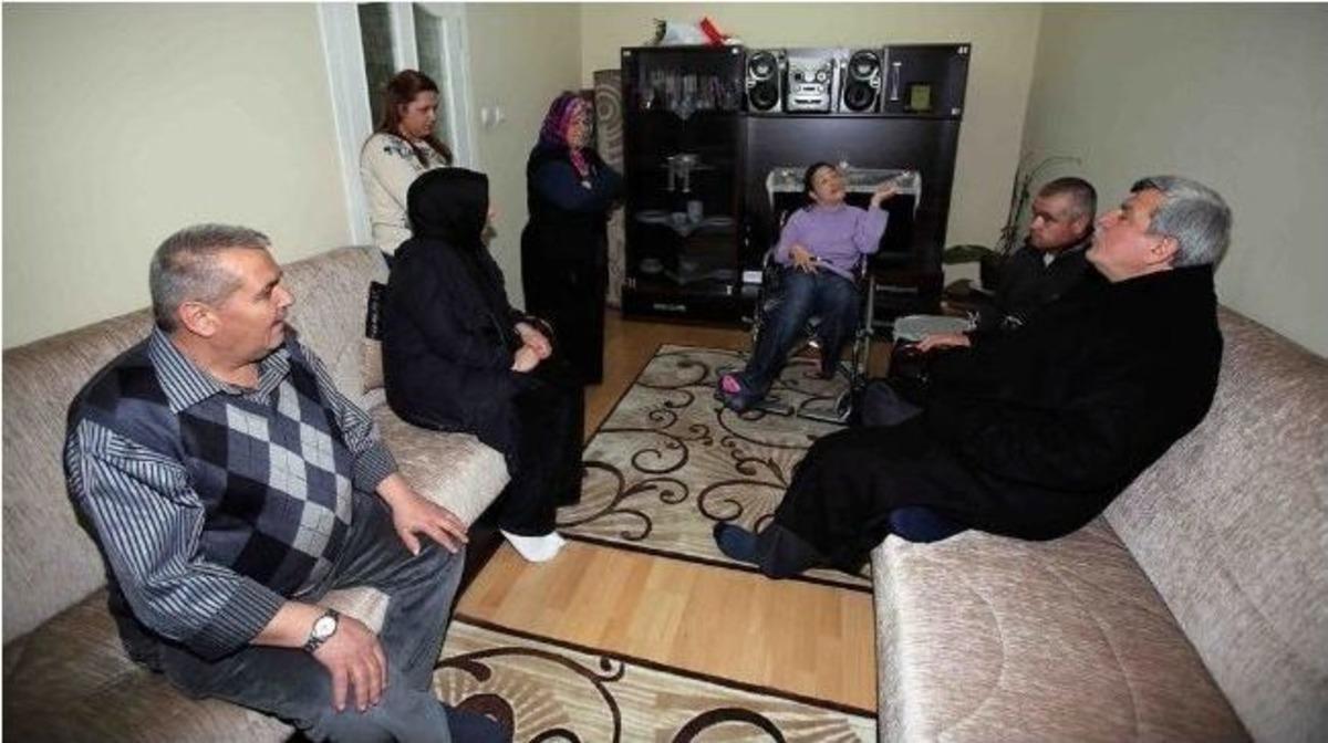 Başkan Karaosmanoğlu Ev Ziyaretlerini S&uuml;rd&uuml;r&uuml;yor