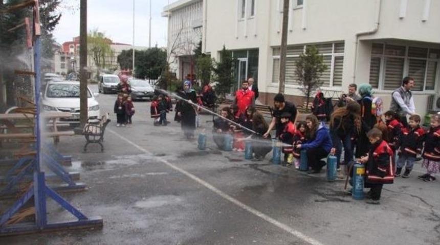 Miniklere İtfaiye Eğitimi Verildi