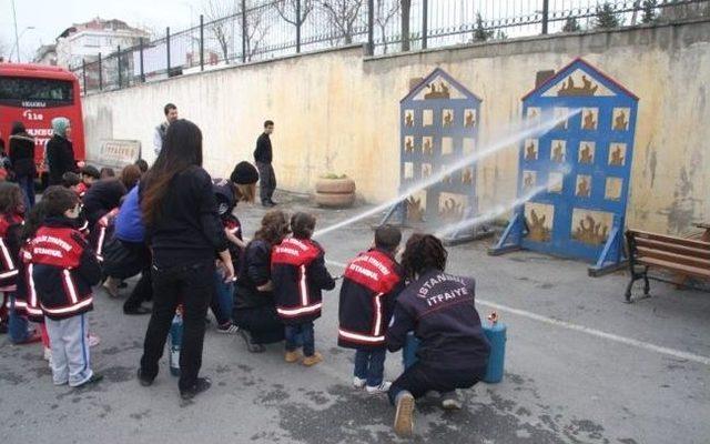 Miniklere İtfaiye Eğitimi Verildi