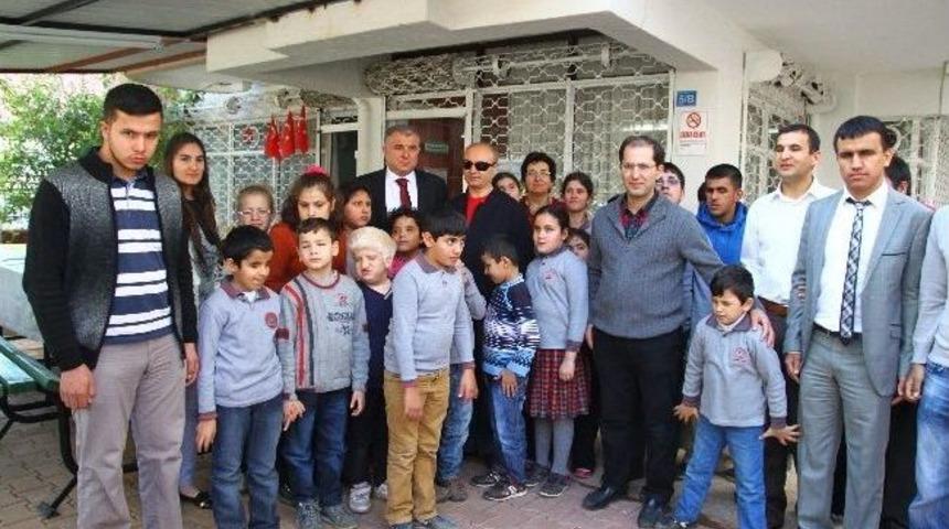 Ak Parti Adayı Bulut,beyaz Baston G&ouml;rme Engelliler Derneği&rsquo;ni Ziyaret Etti