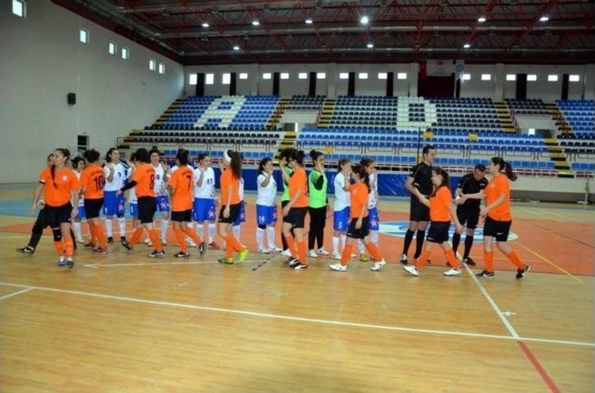 &Uuml;nilig Futsal Ma&ccedil;ları T&uuml;m Hızıyla Devam Ediyor