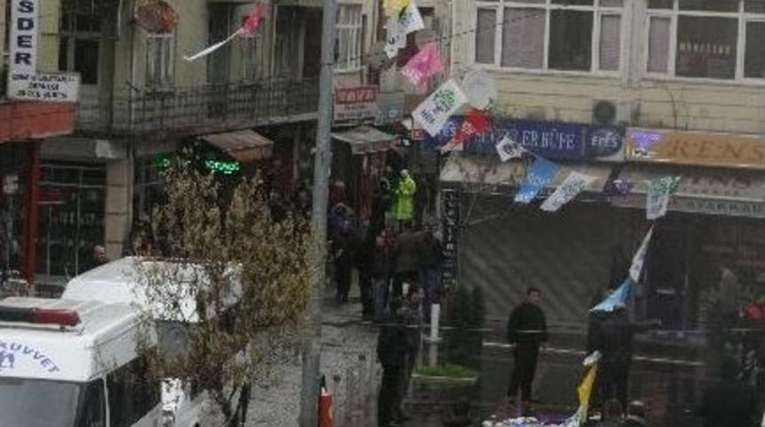 D&uuml;zce'de Hdp Bayrakları İndirildi