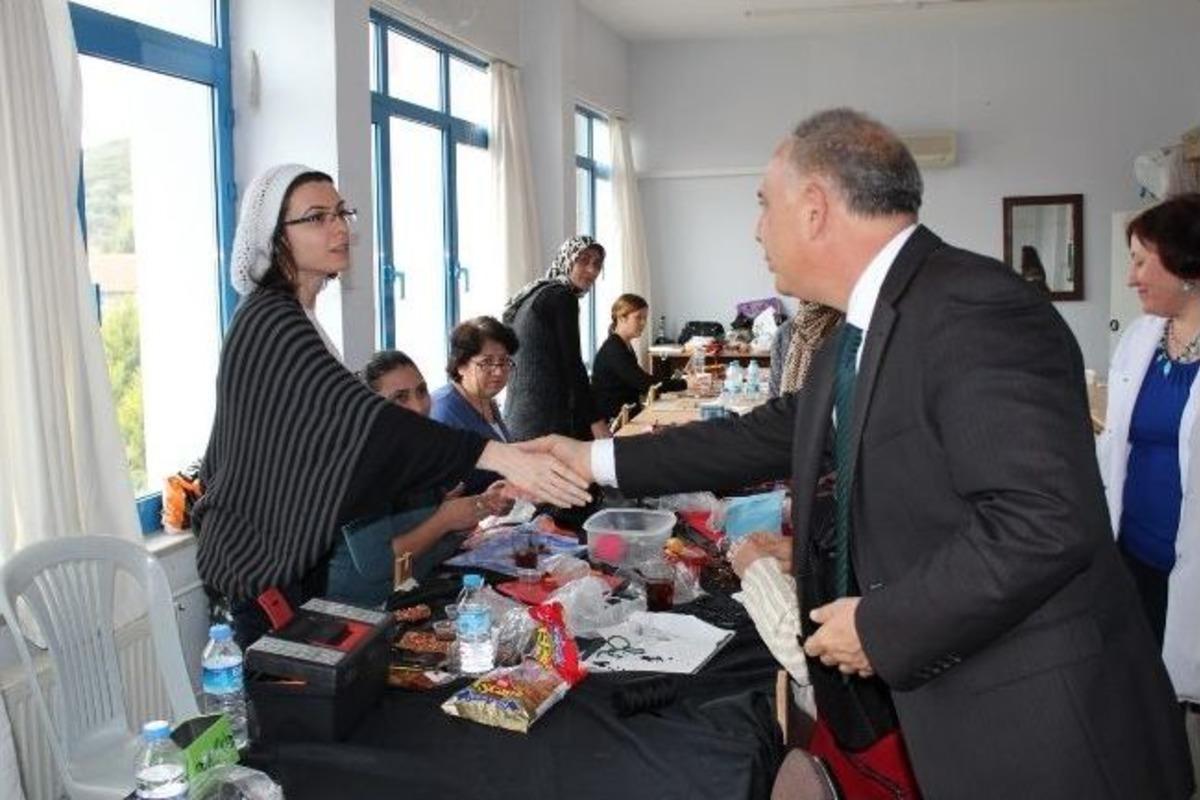 Ak Partili Yorulmaz, T&uuml;praş Halk Eğitim&rsquo;i Ziyaret Etti