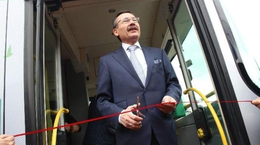Başkan G&ouml;k&ccedil;ek, T&uuml;rkiye'nin İlk Elektrikli Otob&uuml;s&uuml;n&uuml; Tanıttı