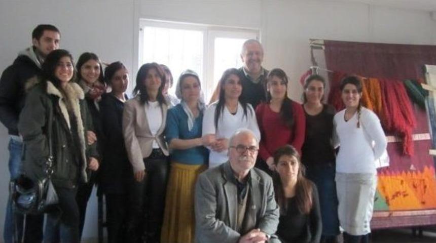 Vanlı Kızlara Petek Petek Umut